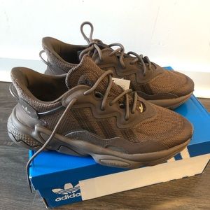 New Adidas Ozweego Chocolate Brown never worn. Size 8.5W